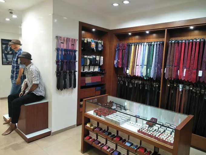 The Raymond Shop